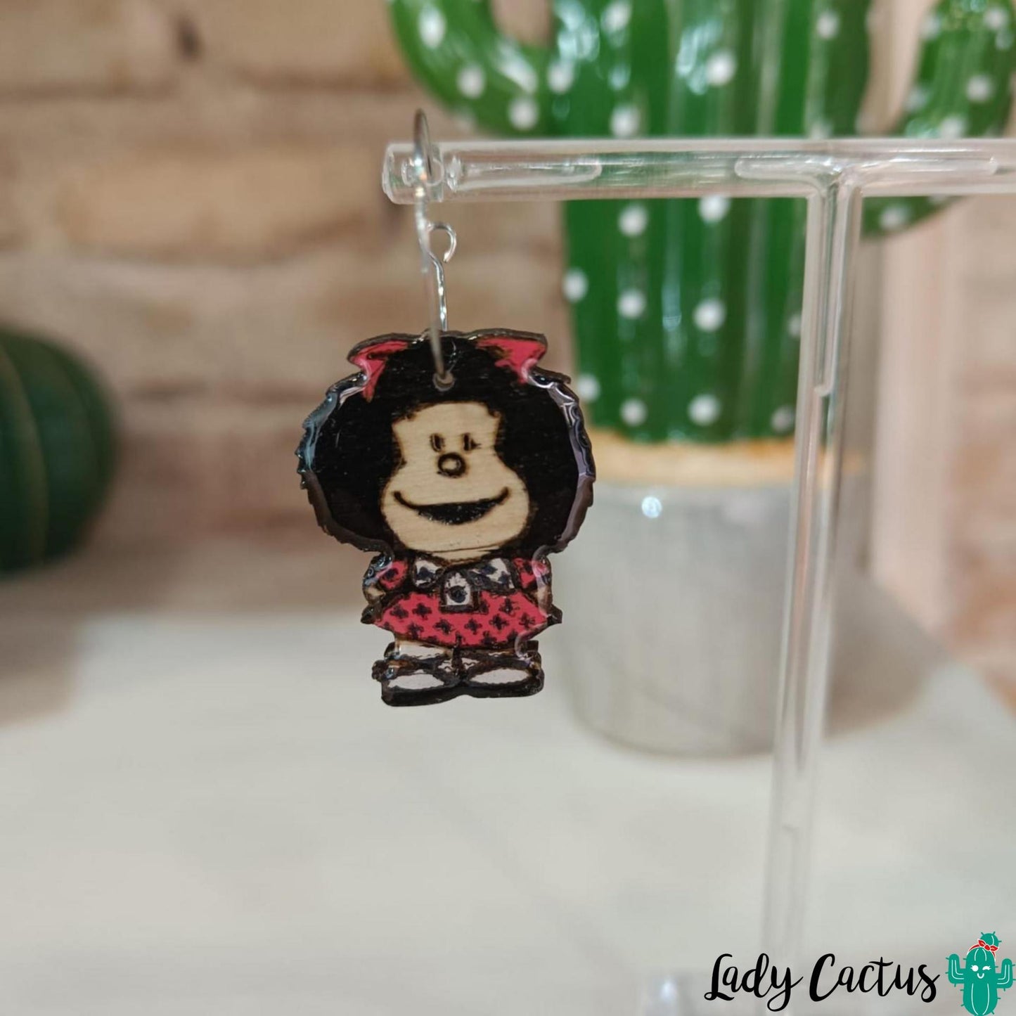 Joyería hecha a mano en Sevilla con la imagen de Mafalda