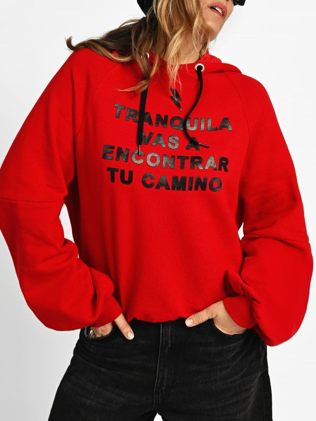 Estilo casual con sudadera roja de algodón gustoso