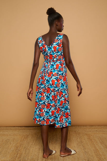 Vestido Granaina largo medio de estilo mediterráneo con caída elegante.
