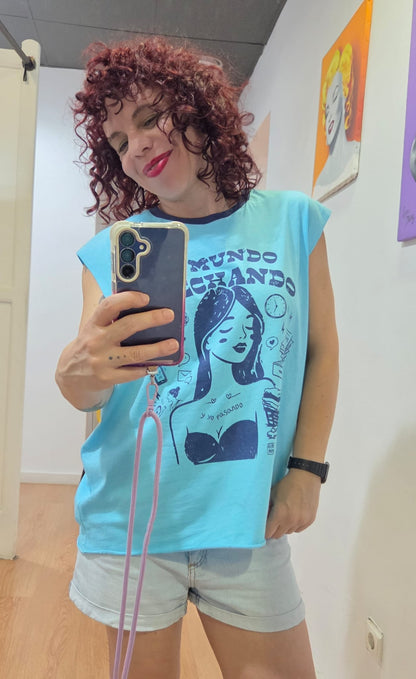 Camiseta chica "Acechando" de Aire Retro