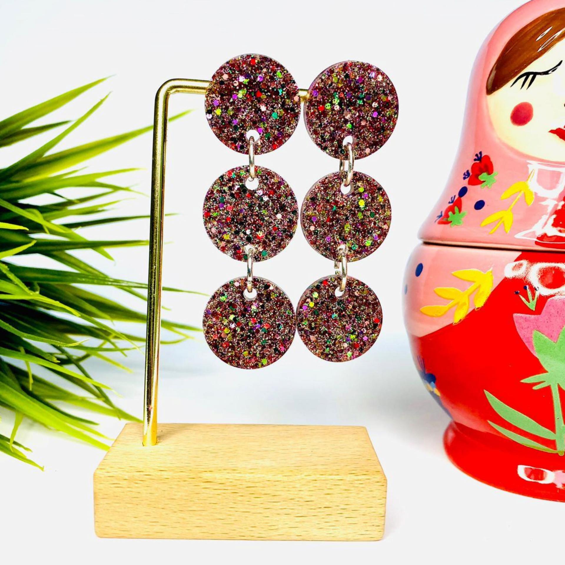 Accesorios de moda con diseño de tres círculos y brillo multidimensional