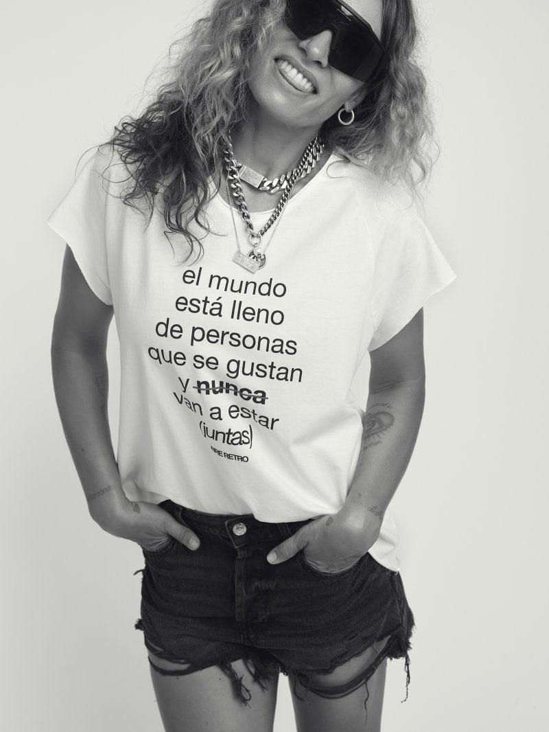 Camiseta de chica suave y confortable disponible en la tienda online.