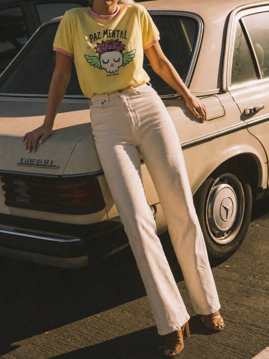 Camiseta de alta calidad con mensaje de paz para mujer.