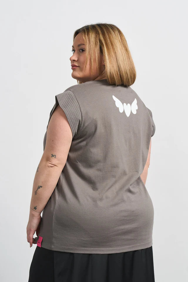 Ropa de mujer con mensaje inspirador de la firma Anabel Lee.