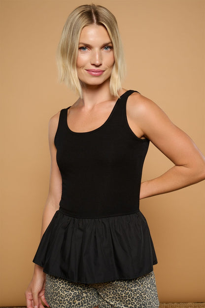 Top negro de tirantes con frunces modelo Black Ivy de Minueto.