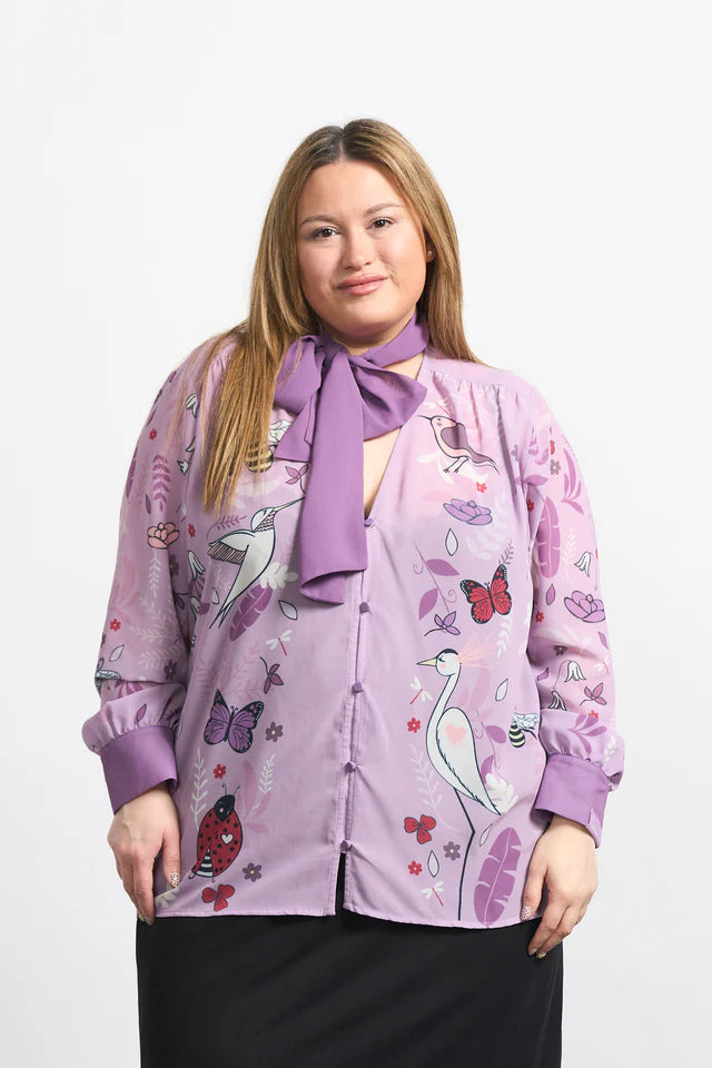 Detalle de la lazada removible en la blusa Lorena de Anabel Lee