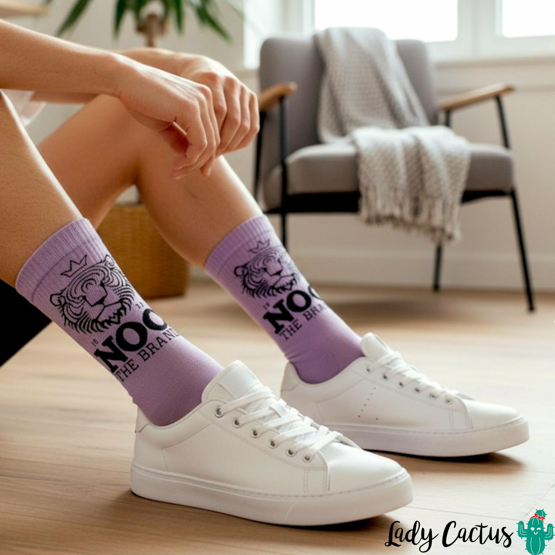Calcetines Tiger lila como novedad exclusiva de Noc the Brand en Lady Cactus