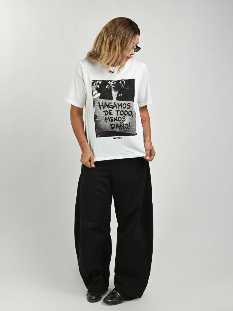 Camiseta blanca "Hagamos de todo" de Aire Retro