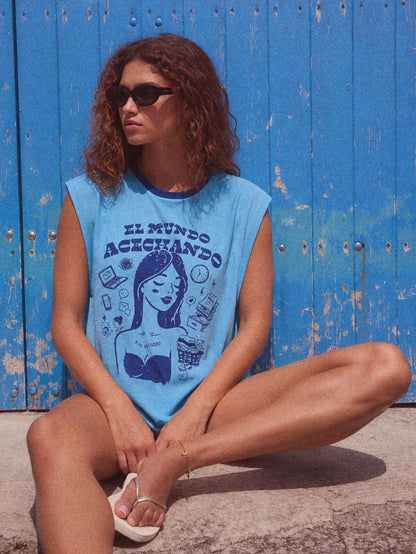 Camiseta chica "Acechando" de Aire Retro