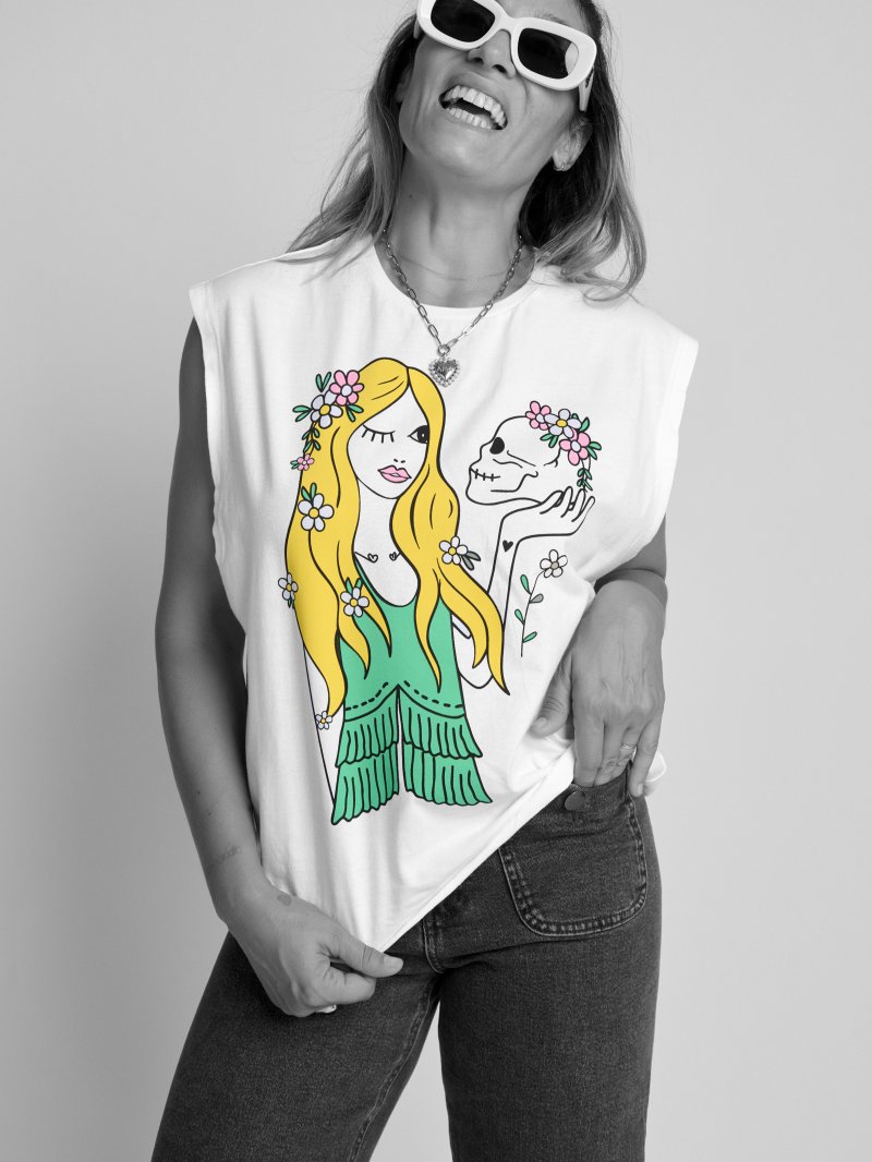 Camiseta oversize con ilustración Haciendo bien de la firma Aire Retro.