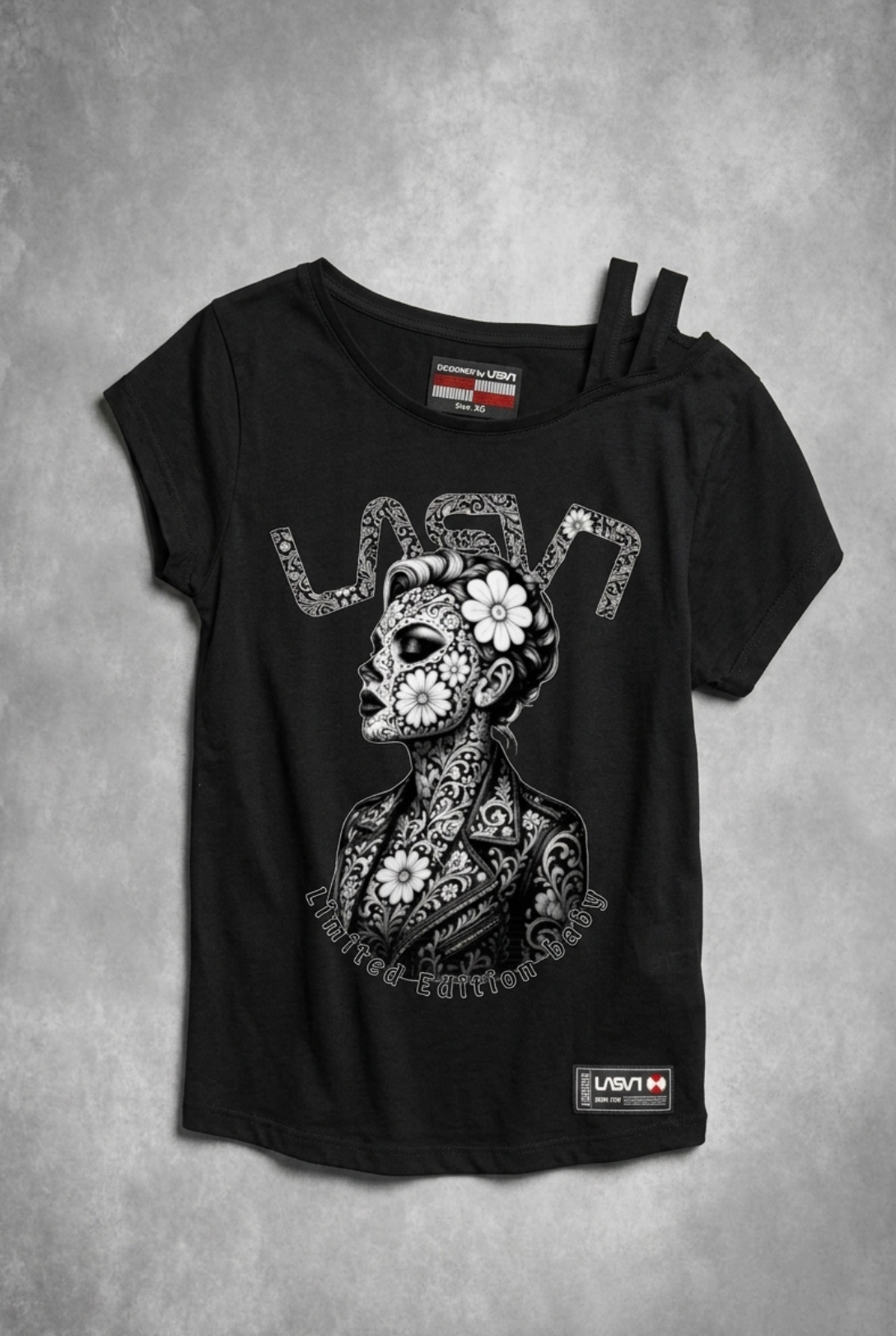 Camiseta negra con efecto desgastado modelo Baby de Lasal.