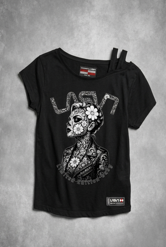 Camiseta negra con efecto desgastado modelo Baby de Lasal.
