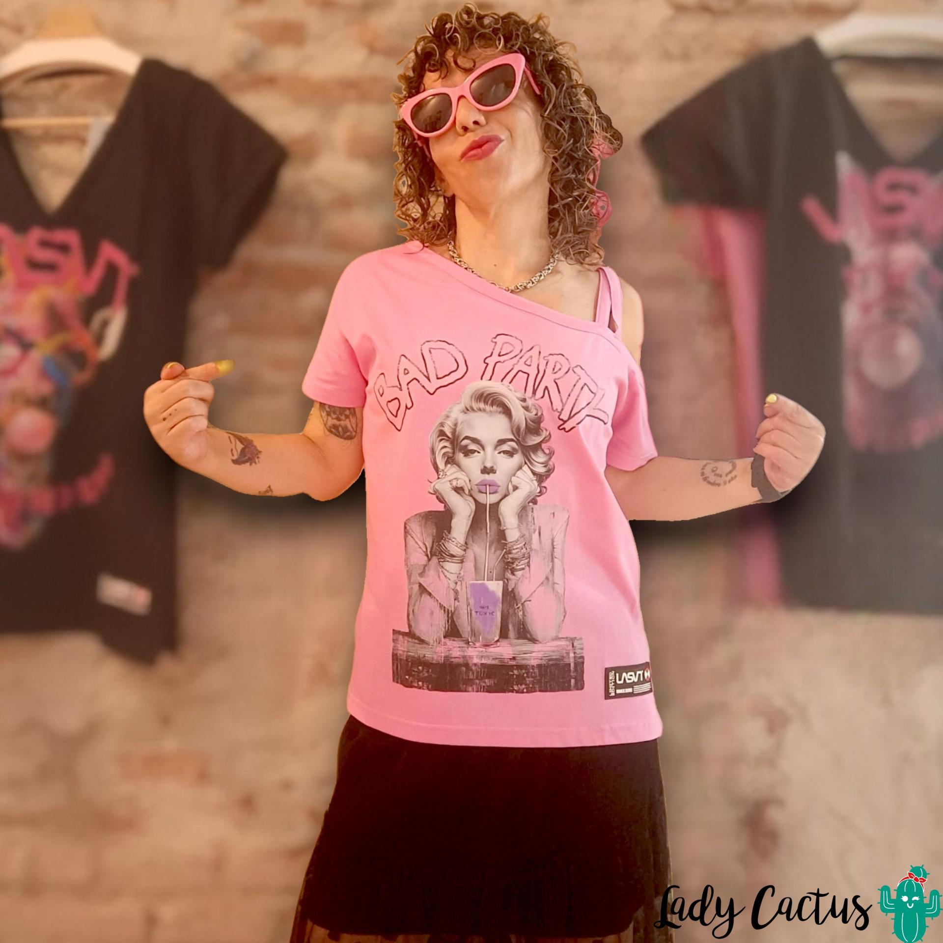 Camiseta Bad Party rosa de Lasal con estampado digital y exclusividad numerada