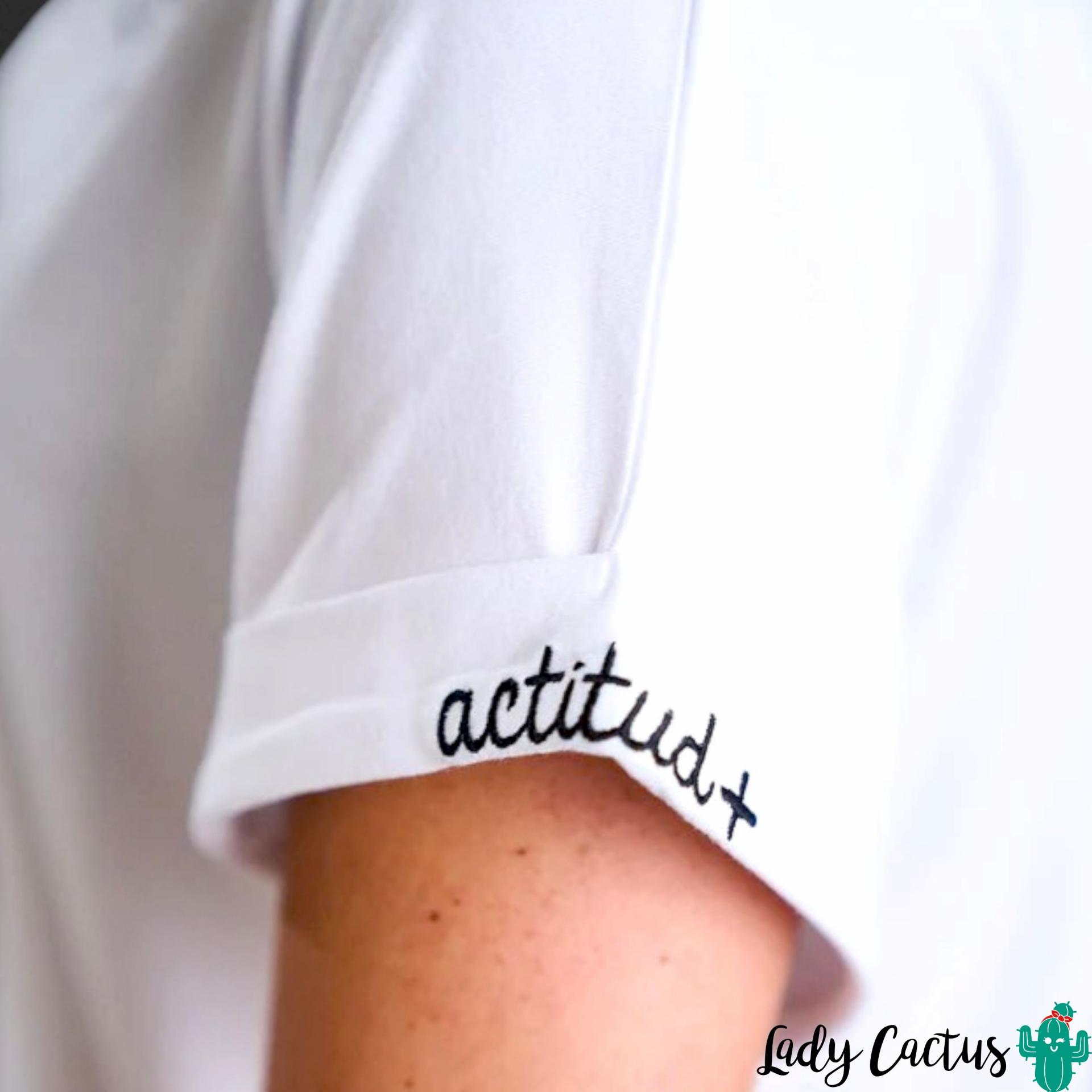 Camiseta Básica Blanca Actitud + en moda urbana con alma Anabel Lee en Lady Cactus