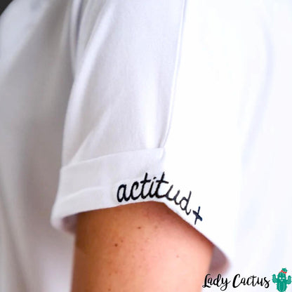 Camiseta Básica Blanca Actitud + en moda urbana con alma Anabel Lee en Lady Cactus