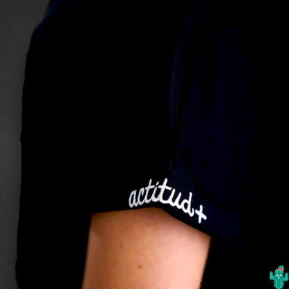 Camiseta Básica Negra Actitud + con estilo refinado y elegante de Anabel Lee