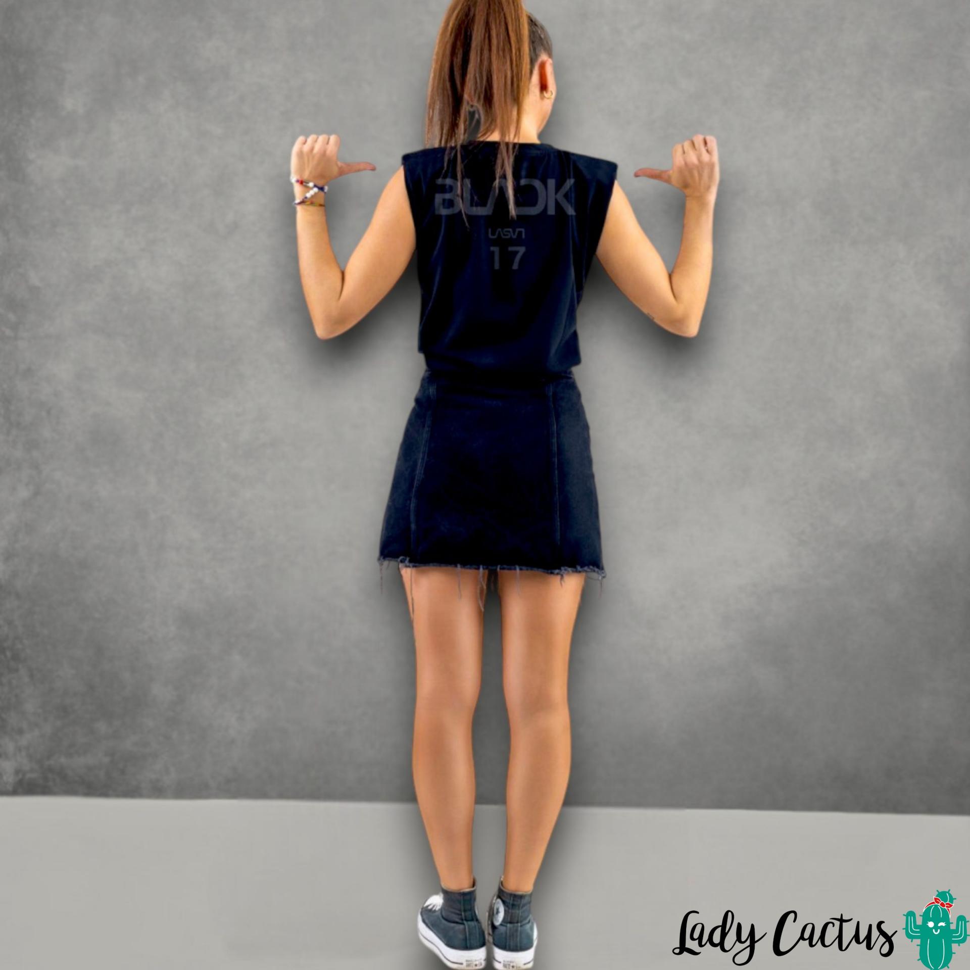 Camiseta Black Rock con estampación dtf frontal de Lasal para toque premium artesanal