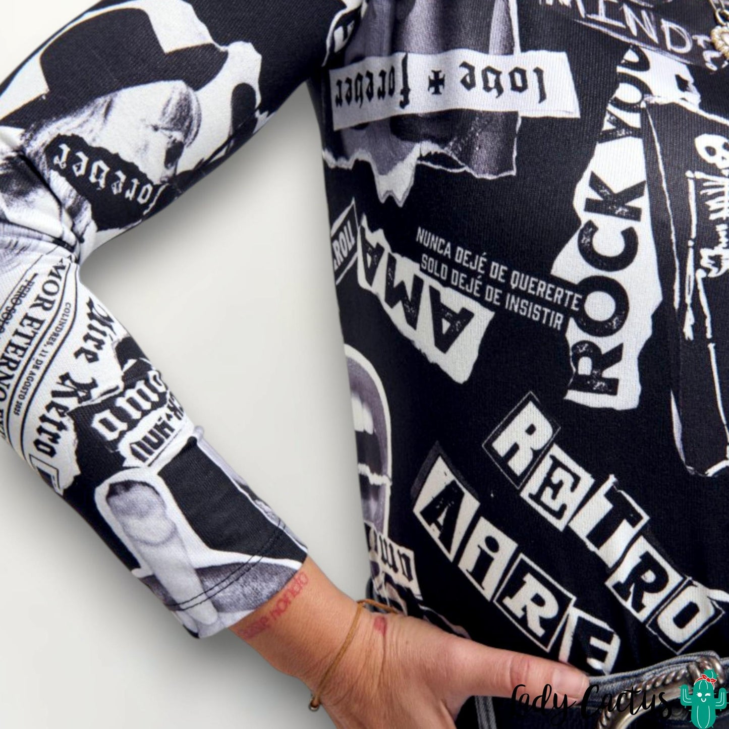 Camiseta Collage en tul elástico negro de Aire Retro para ajuste sensual