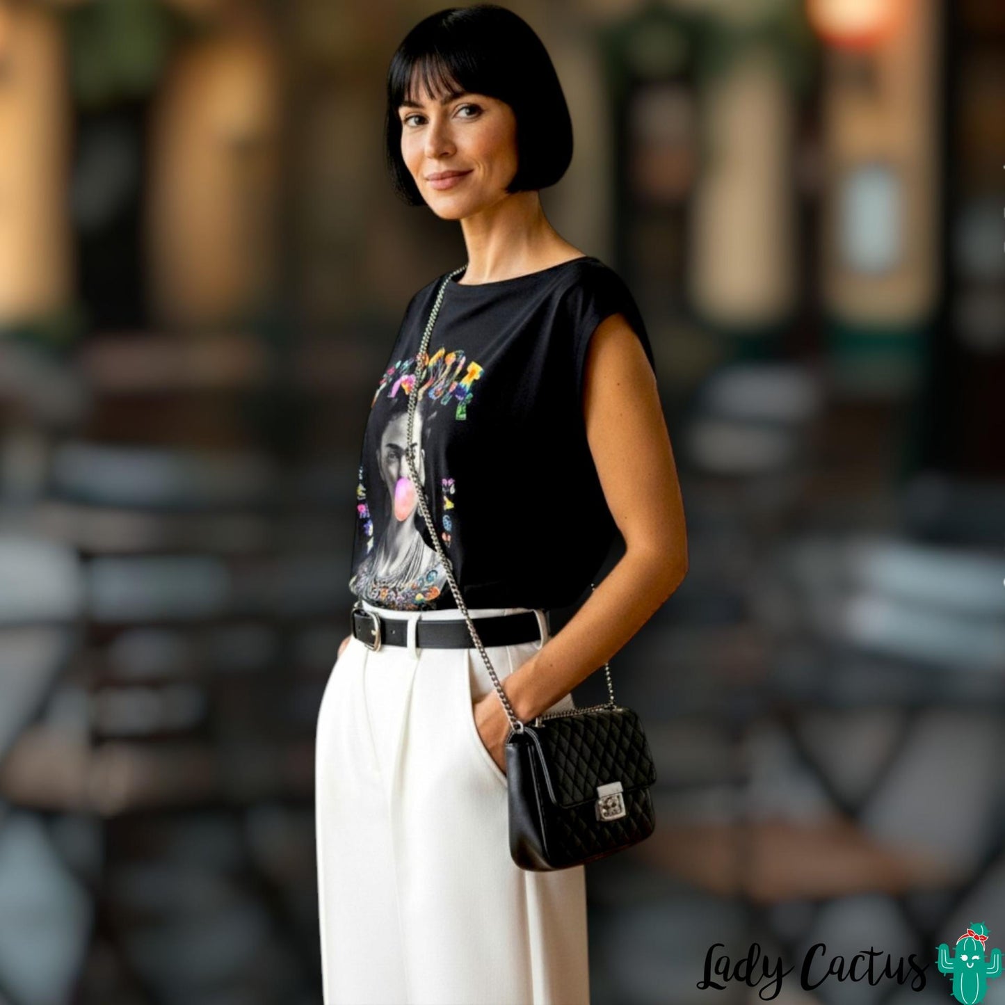 Camiseta Frida con cuello barco elegante para silueta estilizada