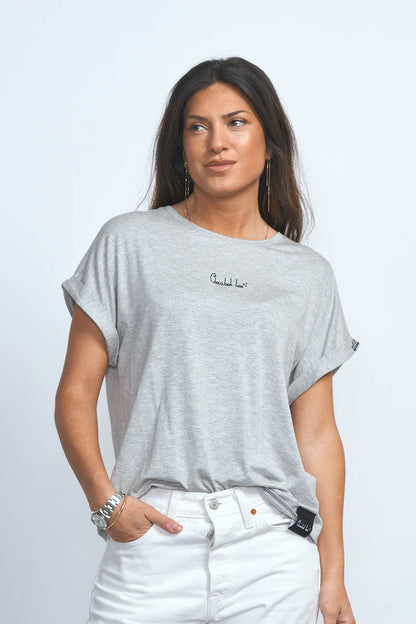 Camiseta gris jaspeado muy suave y cómoda.