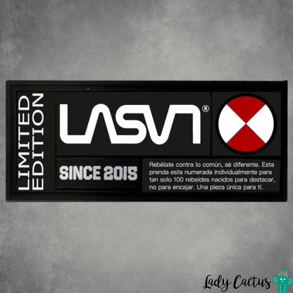 Camiseta Positive con numeración bordada en espalda de Lasal para detalle único