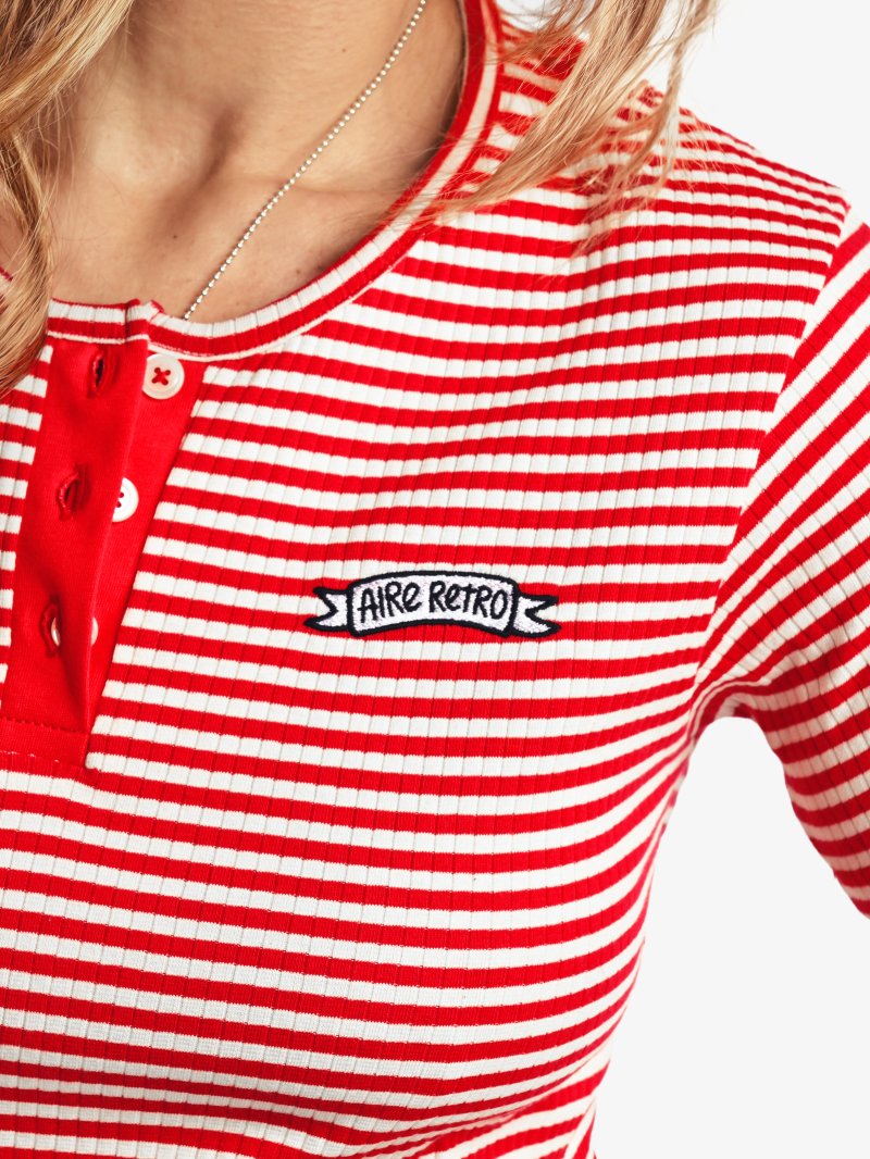 Camiseta de rayas blancas y rojas con bordado Aire Retro