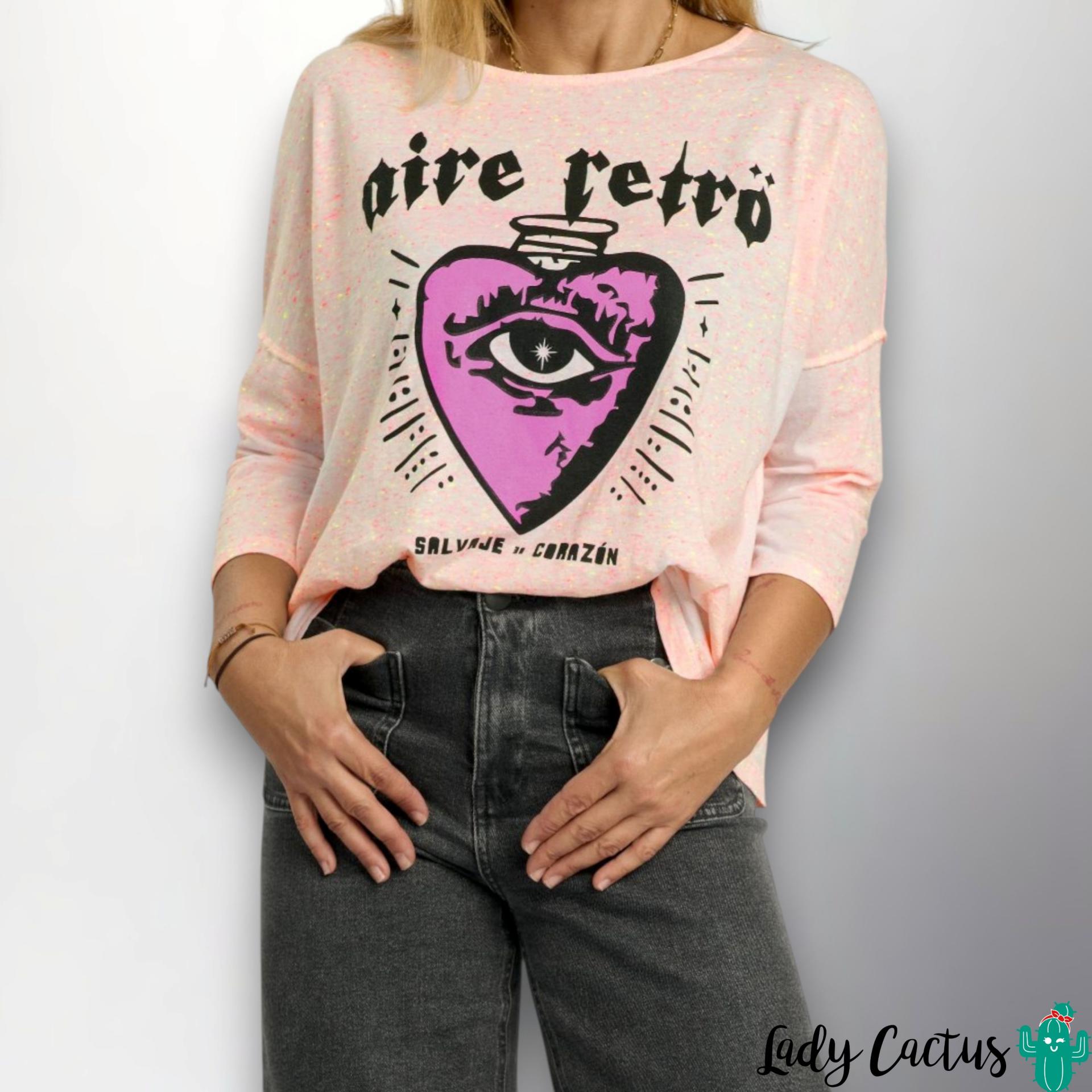 Camiseta Salvaje con corazón fucsia de Aire Retro para chispa rockera