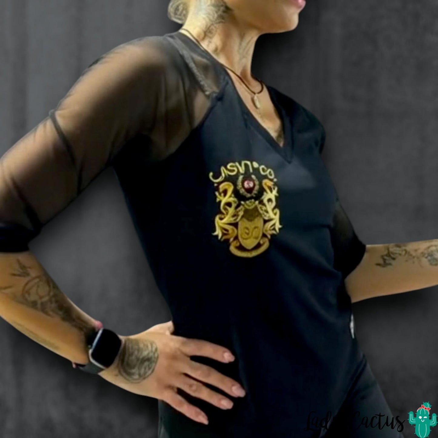 Camiseta School en edición limitada numerada de Lasal para autenticidad coleccionable