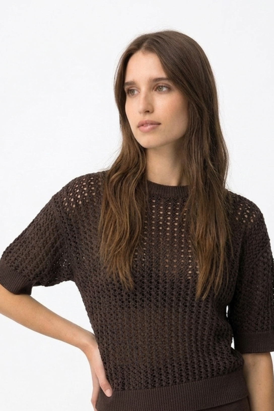 Camiseta calada de color marrón oscuro modelo Stefani de Tiffosi.