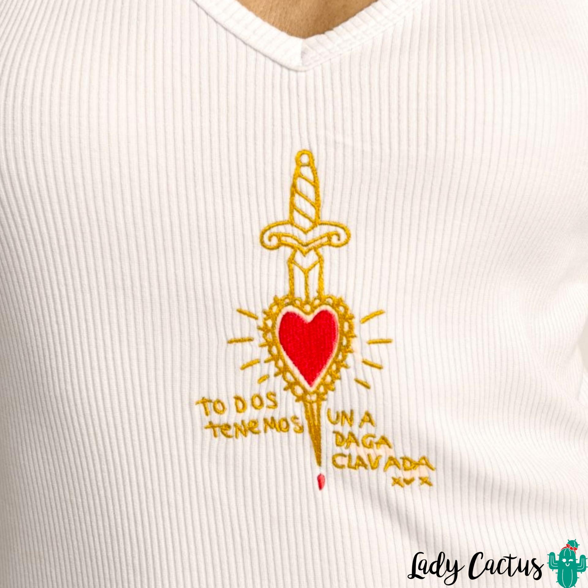Camiseta Tirantes Daga de Aire Retro en Lady Cactus con bordado central y fuerza emocional