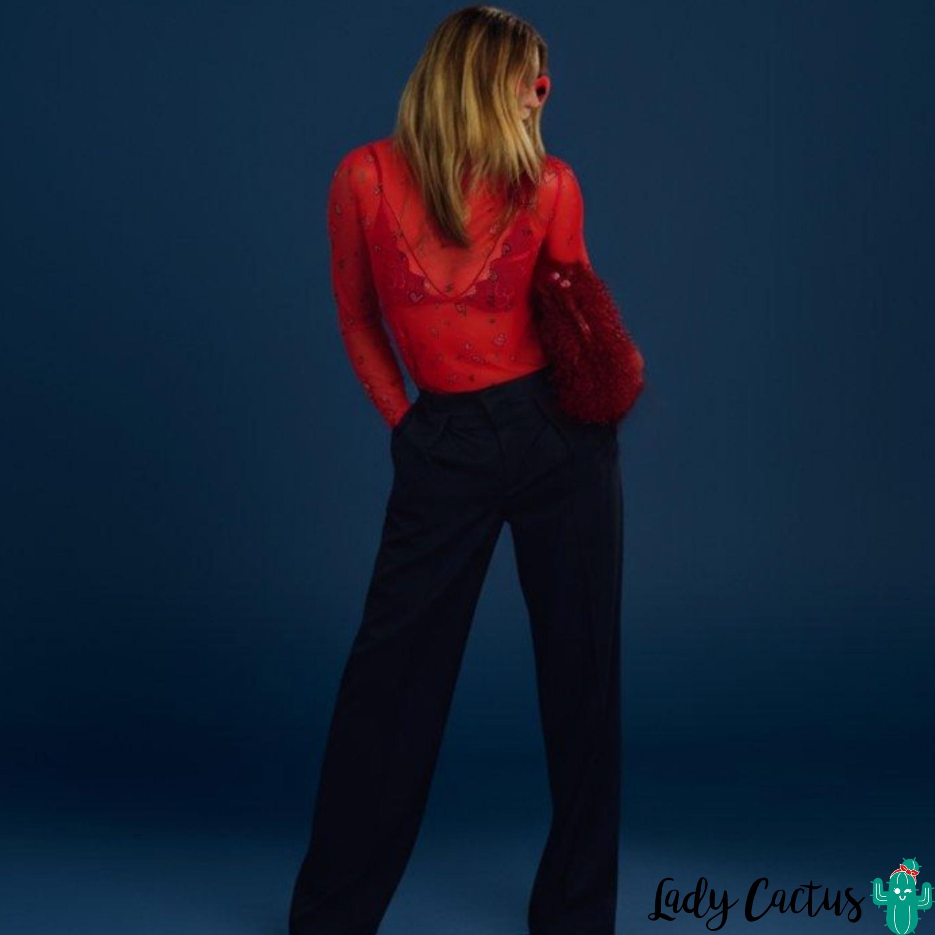 Camiseta Aire Retro en rojo para expresiones auténticas