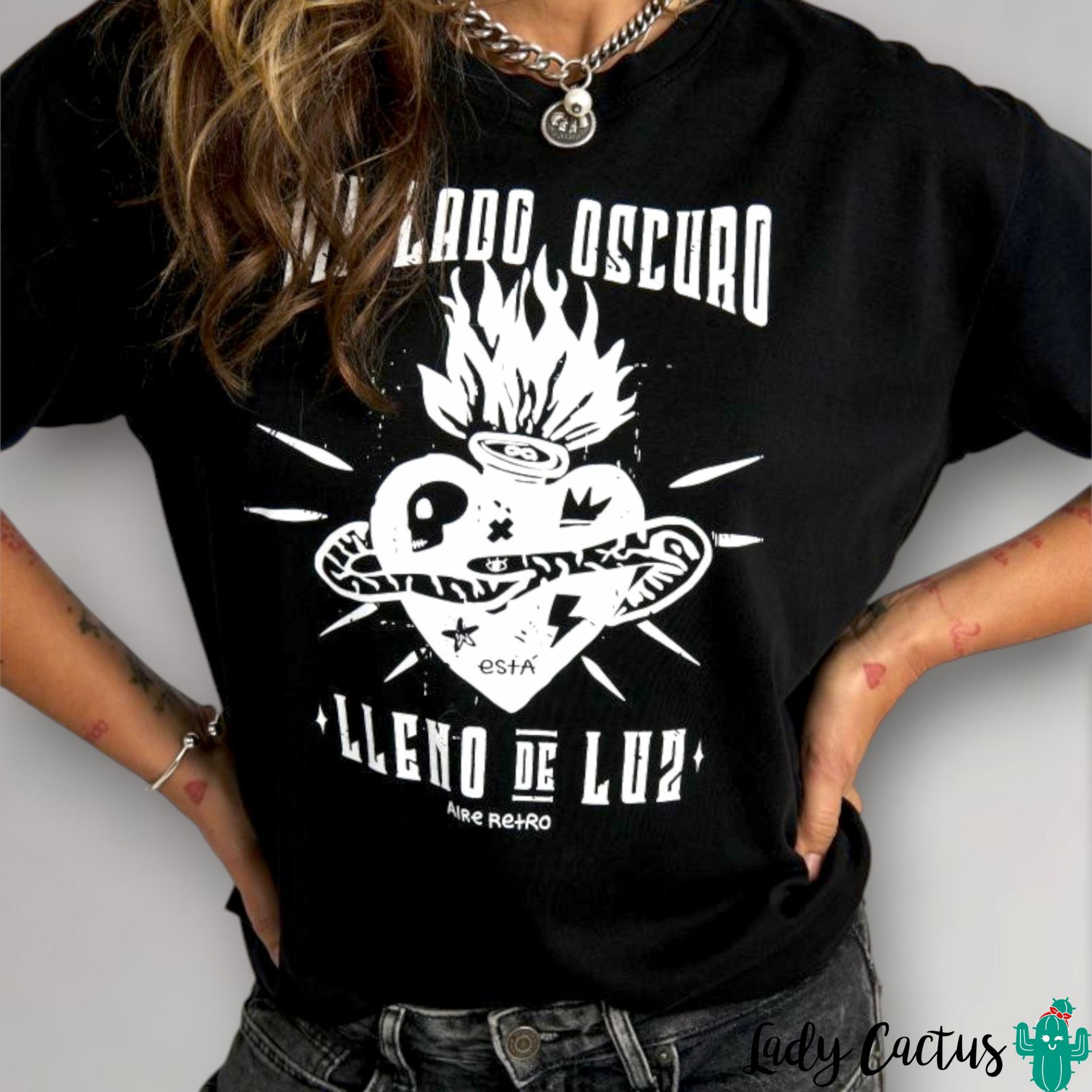 Camiseta Unisex Mi Lado Oscuro Negra de Aire Retro en Lady Cactus con print corazón dual