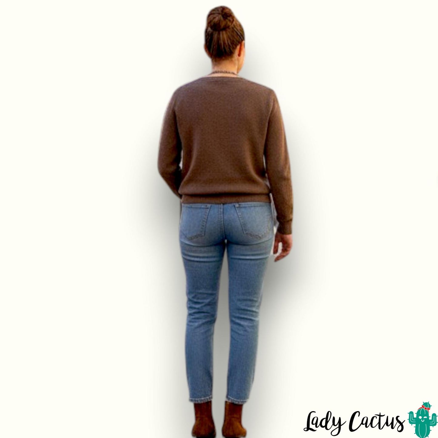 Cárdigan en color portabella sofisticado y neutro