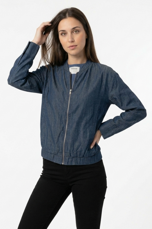 Chaqueta tipo bomber azul de Tiffosi en tejido fluido de lyocell.
