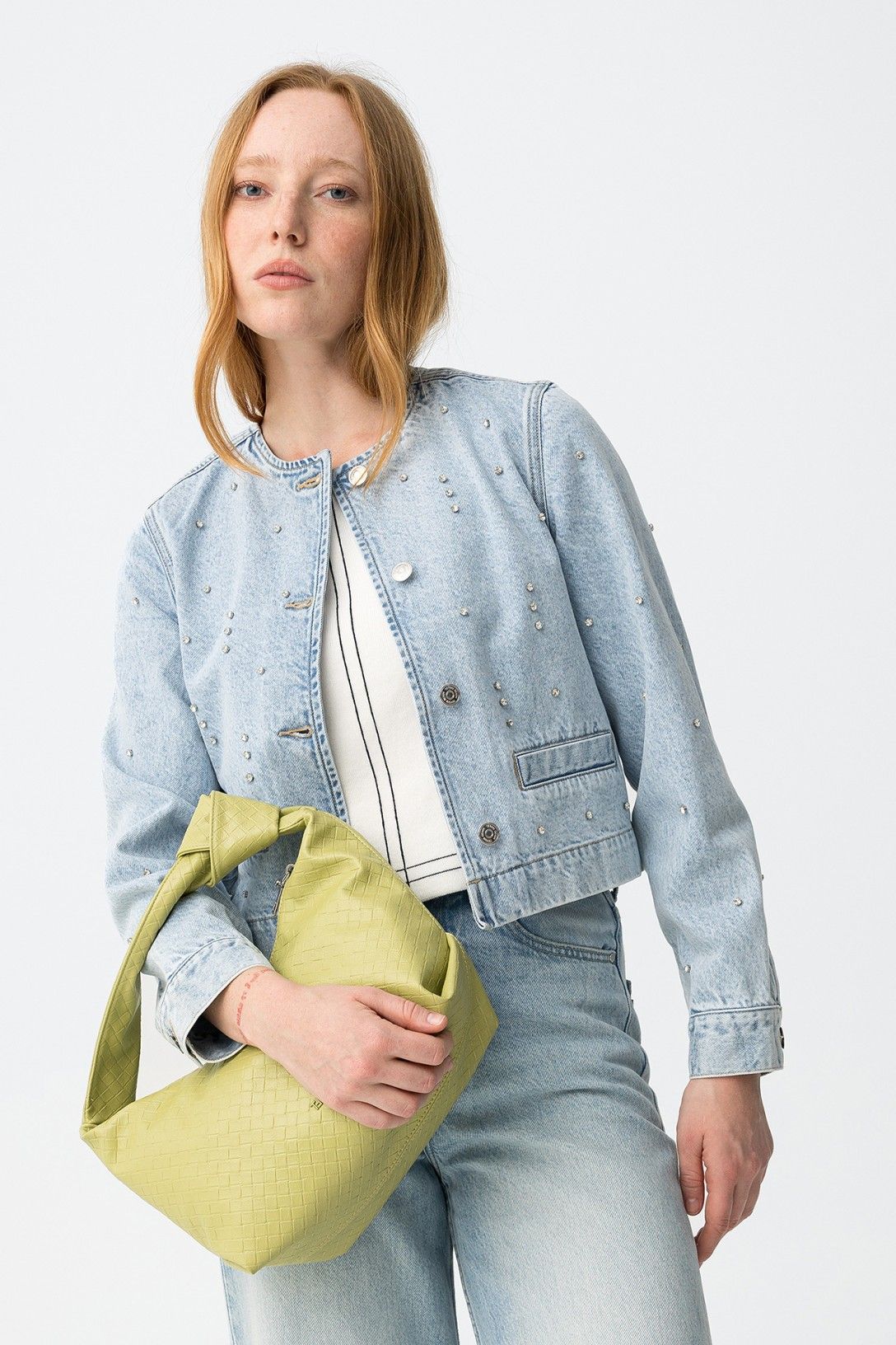 Prenda exterior de mujer con estilo glamuroso y cómodo de Tiffosi.