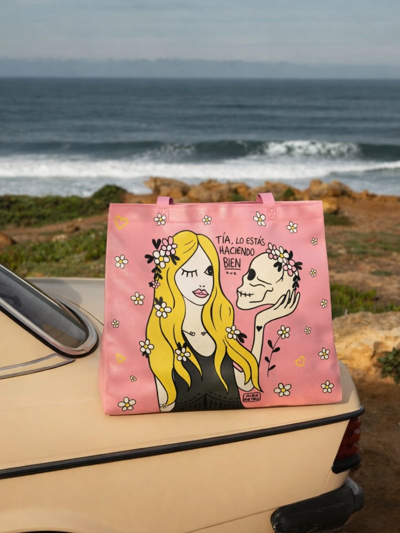 Detalle de la ilustración en la bolsa