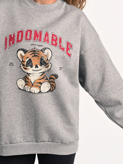 Detalle del diseño estampado frontal de la sudadera Cuqui de algodón.