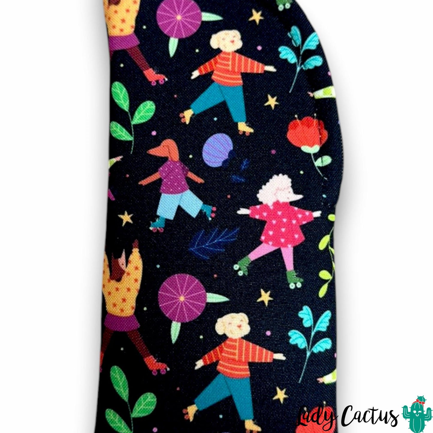 Detalle del tejido premium de 3 capas de la funda de gafas perros