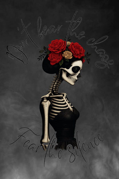 Estampado de calavera con rosas rojas de la camiseta LASAL