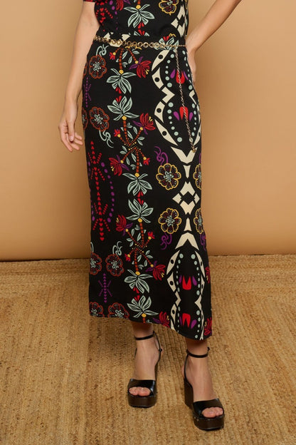 Falda de tiro medio con cremallera trasera invisible