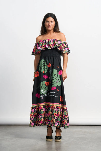 Modelo luciendo el vestido Julieta en look bohemio
