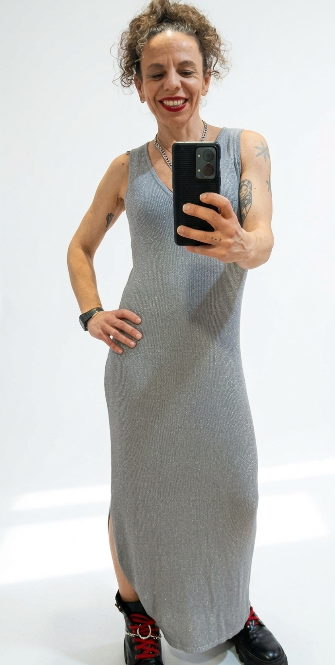 Sonia con el vestido Soraia de Tiffosi en Lady Cactus.