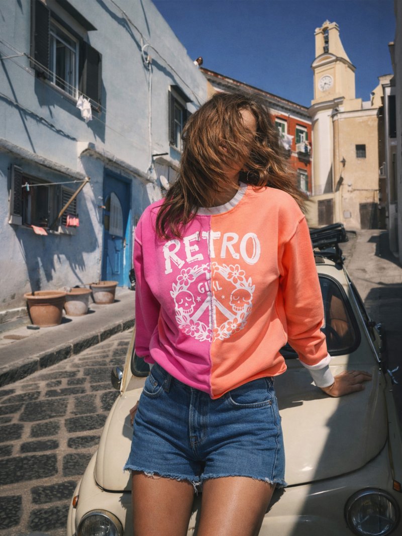 Estilo casual y atrevido con sudadera neón disponible en la tienda Lady Cactus.