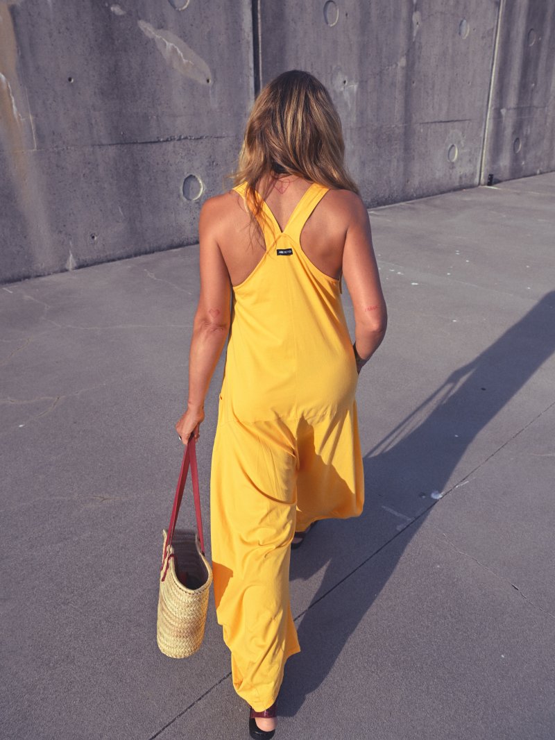 Mono amarillo "Amantes" de Aire Retro