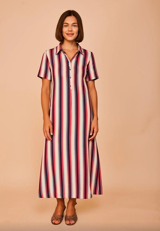 Propuesta de look veraniego con el mono oversize de rayas Biarritz.