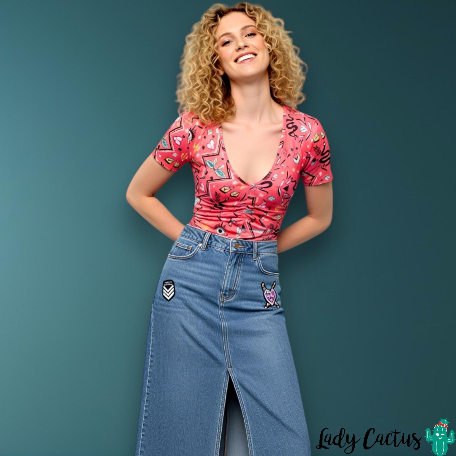 Mystique Top con detalle fruncido de Minueto para realce natural colorido