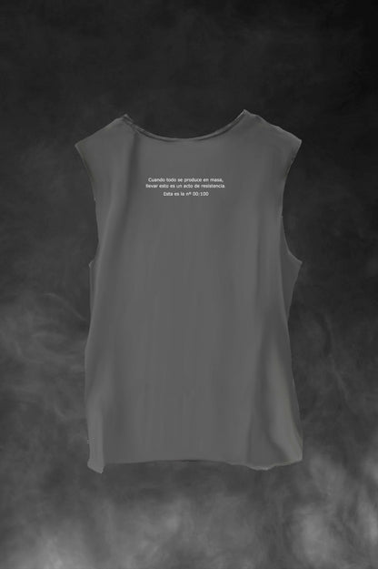 Numeración de 100 unidades en la espalda de la camiseta Chaos