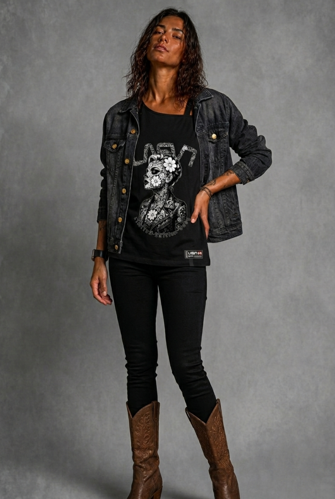 Look urbano exclusivo con la camiseta Baby de Lasal.