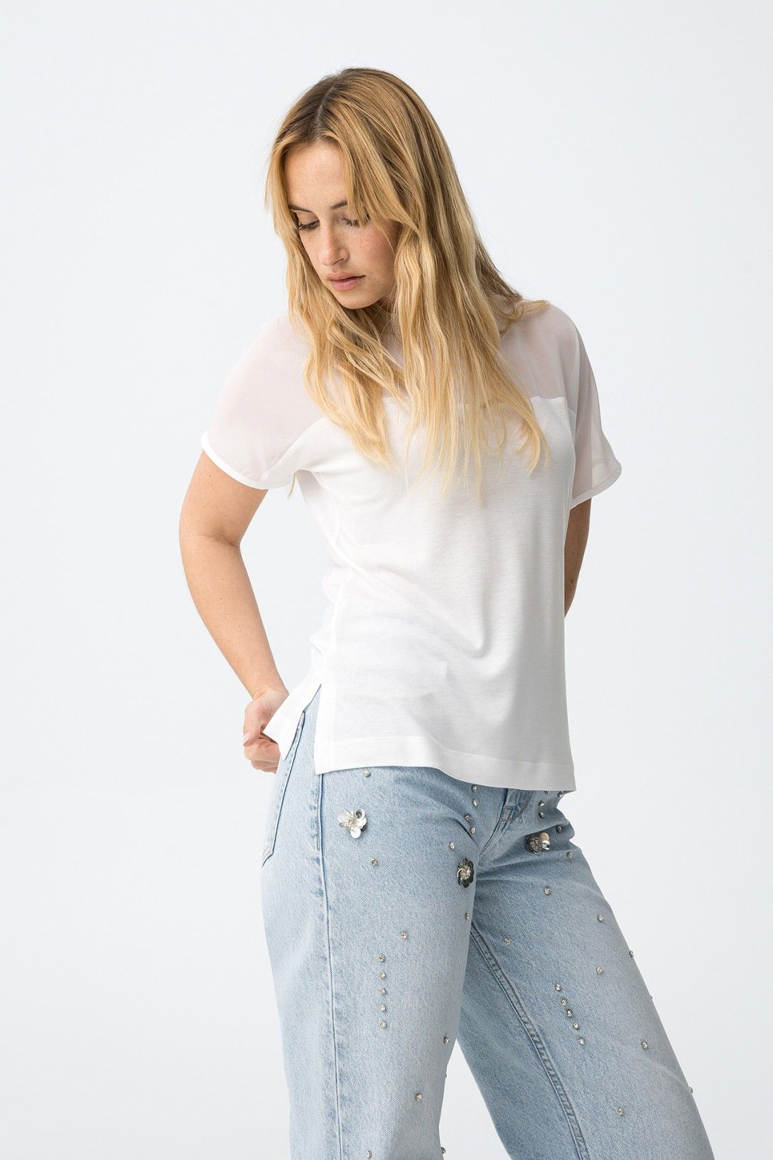 Prenda básica elevada con transparencias de la marca Tiffosi.