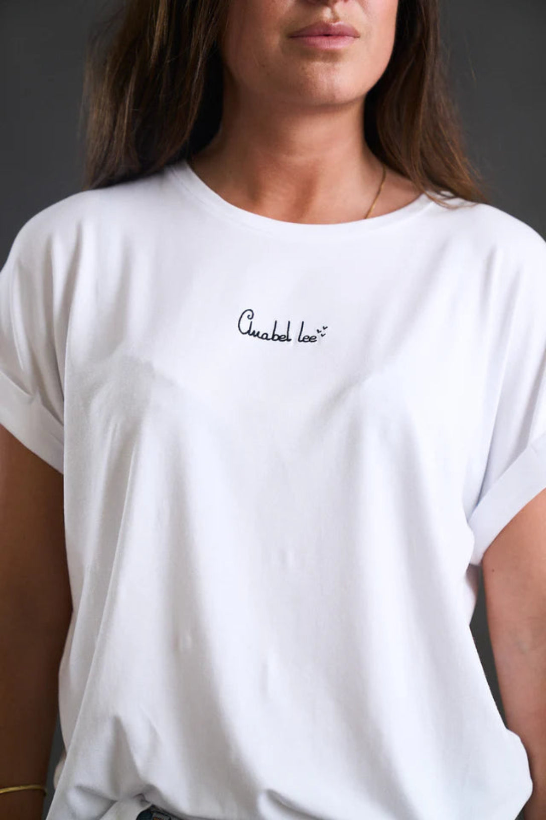 Prenda de moda de mujer con mensaje positivo de Anabel Lee.